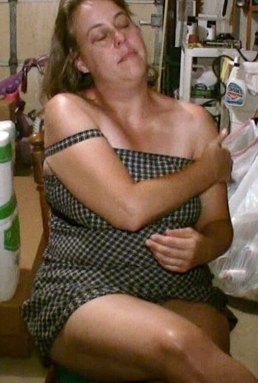 Curvy Amateur MILF Hot Mom Chubby Horny BBW Blonde Big Tits