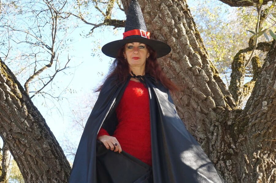 In Black Mantle