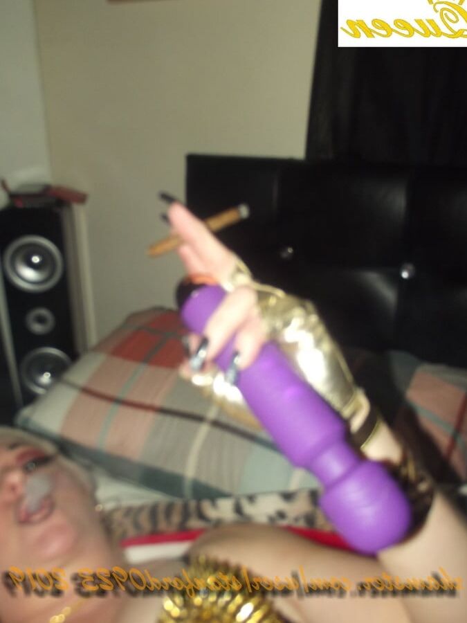 QUEEN SLUT