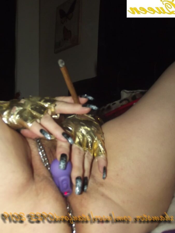 QUEEN SLUT