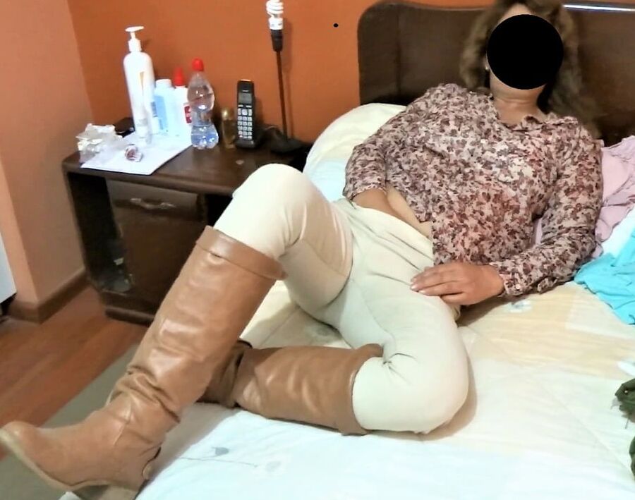 MY HOTWIFE (MI ARDIENTE ESPOSA)