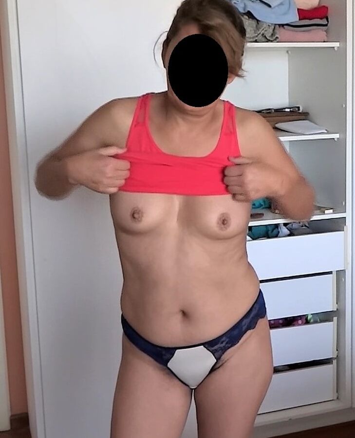 MY HOTWIFE (MI ARDIENTE ESPOSA)