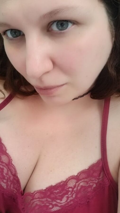 Weekly roundup bored housewife milf legs ass tits tease