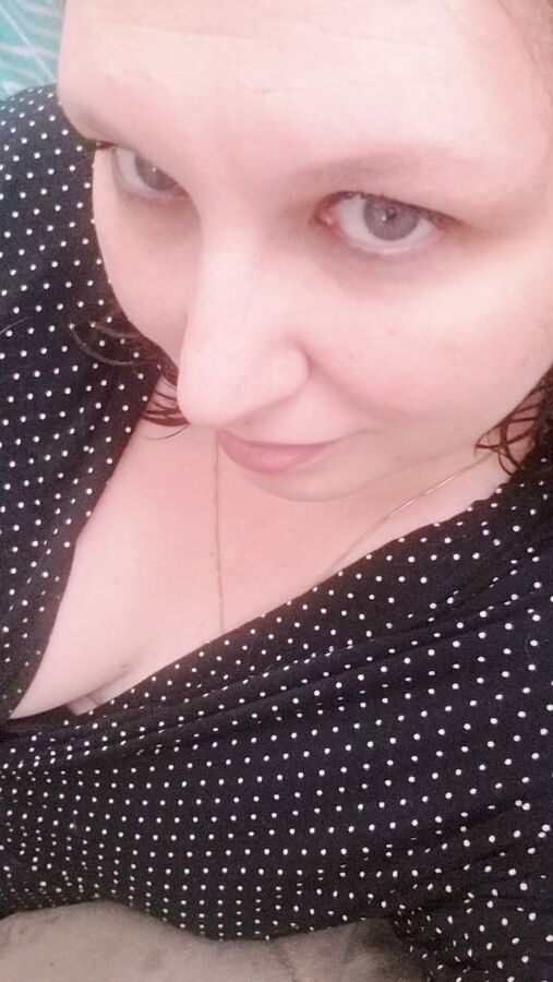 Weekly roundup bored housewife milf legs ass tits tease