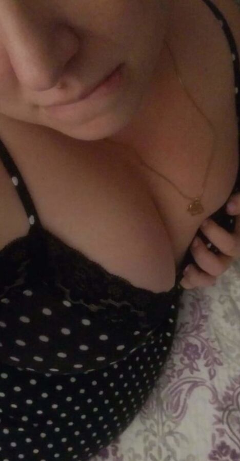 Weekly roundup bored housewife milf legs ass tits tease