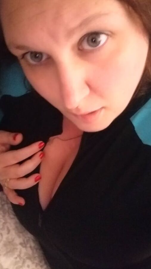 Weekly roundup bored housewife milf legs ass tits tease