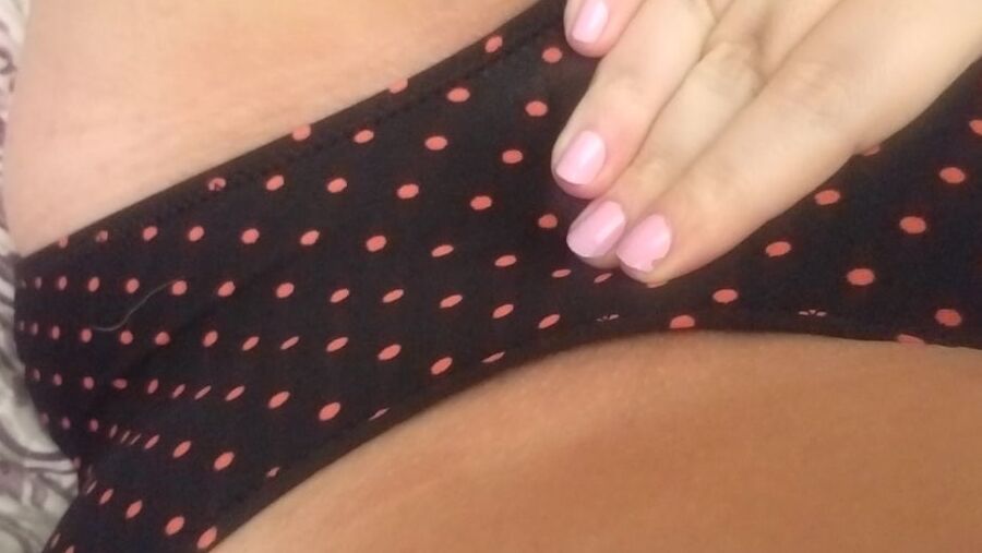 Hot Wife Milf Tease round ass, big tits, shaved pussy