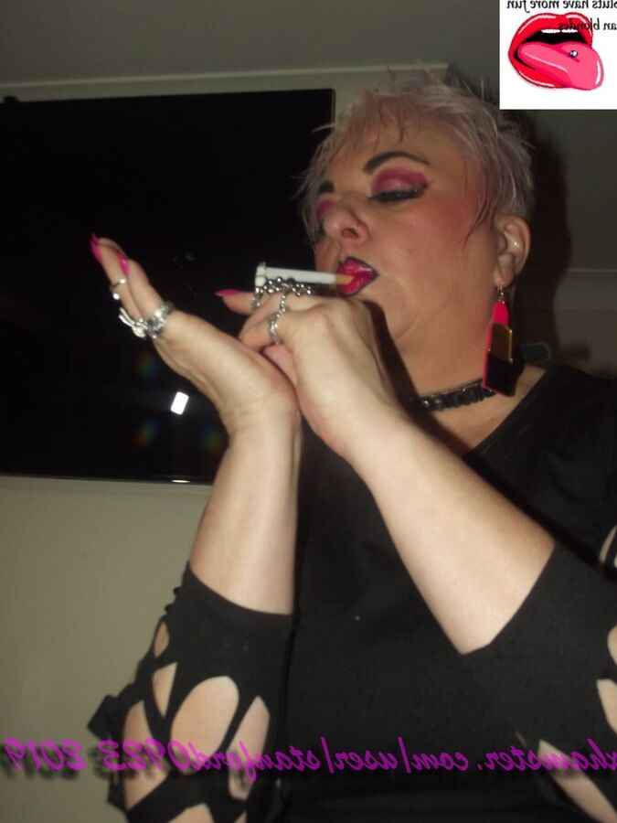 LIPSTICK SLUT