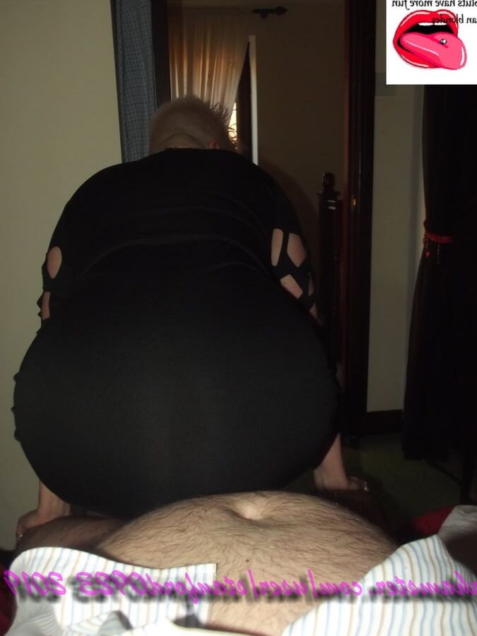 LIPSTICK SLUT