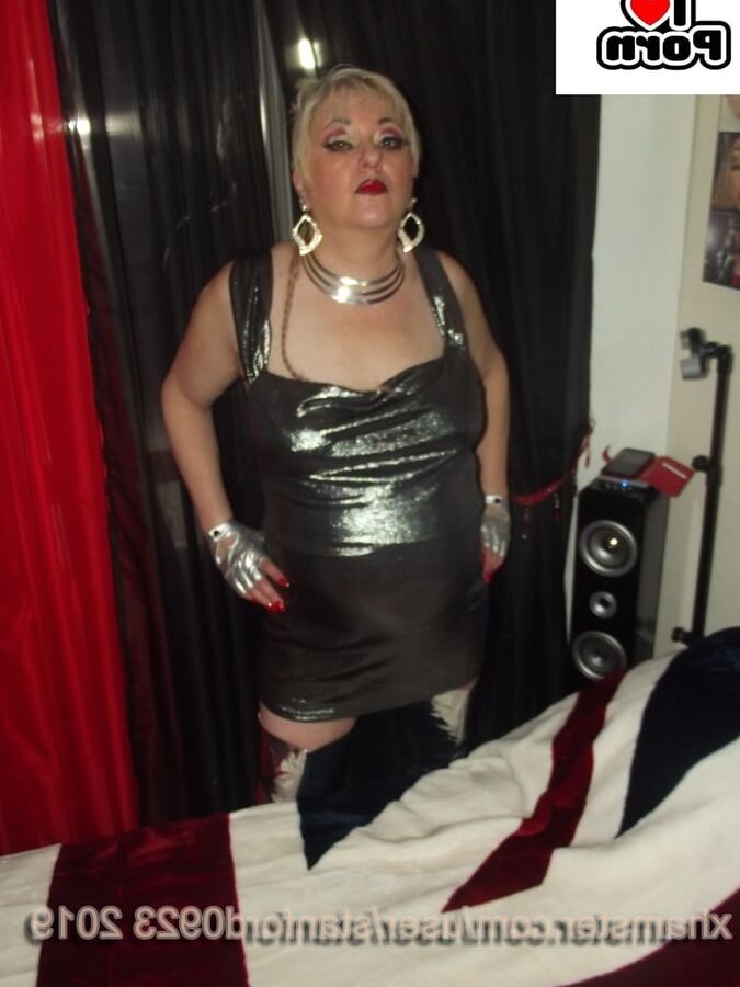 SLUT LOVES PORN
