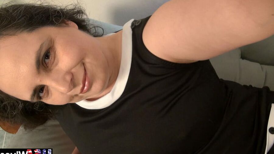 Busty curvy mature from USA pictured