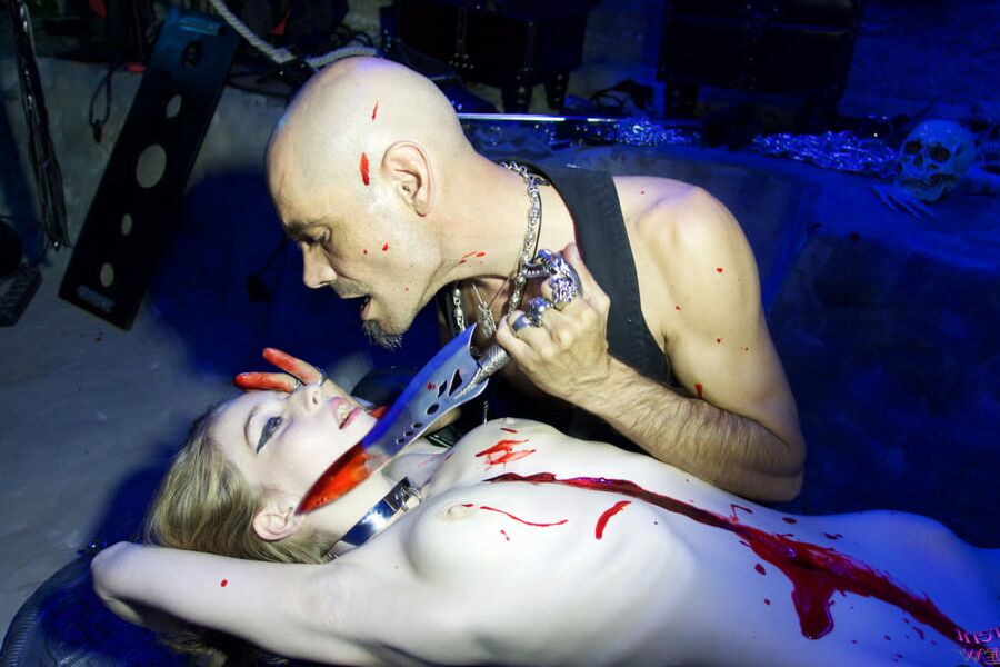 Blue Sacrifice Gore Fantasie