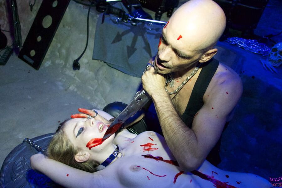 Blue Sacrifice Gore Fantasie