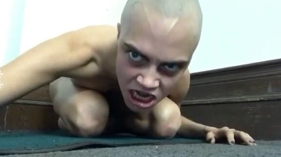Cara Delevingne exposed her tits and ass