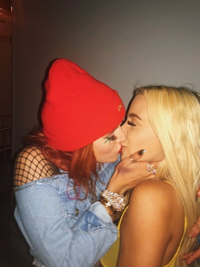 Bella Thorne lesbian kiss and topless pics
