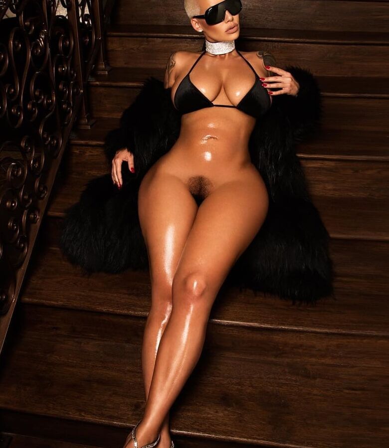 Amber Rose topless and pussy pics