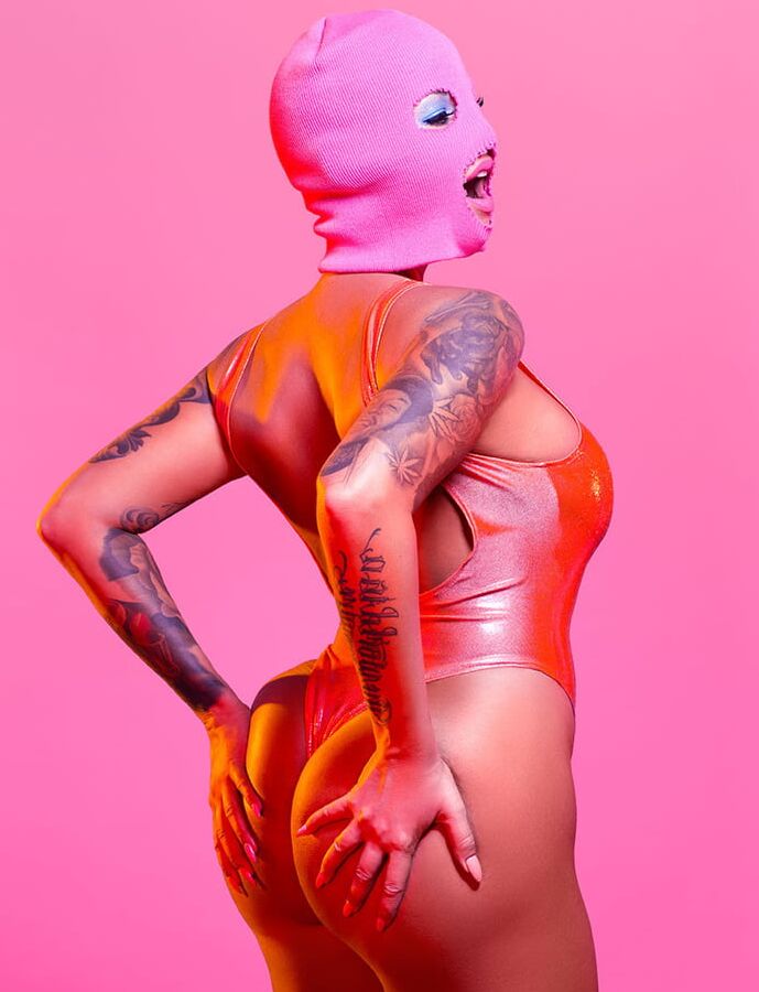 Amber Rose topless and pussy pics