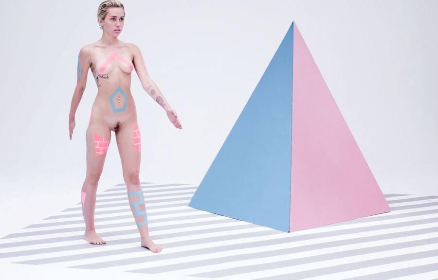 Miley Cyrus nude gallary