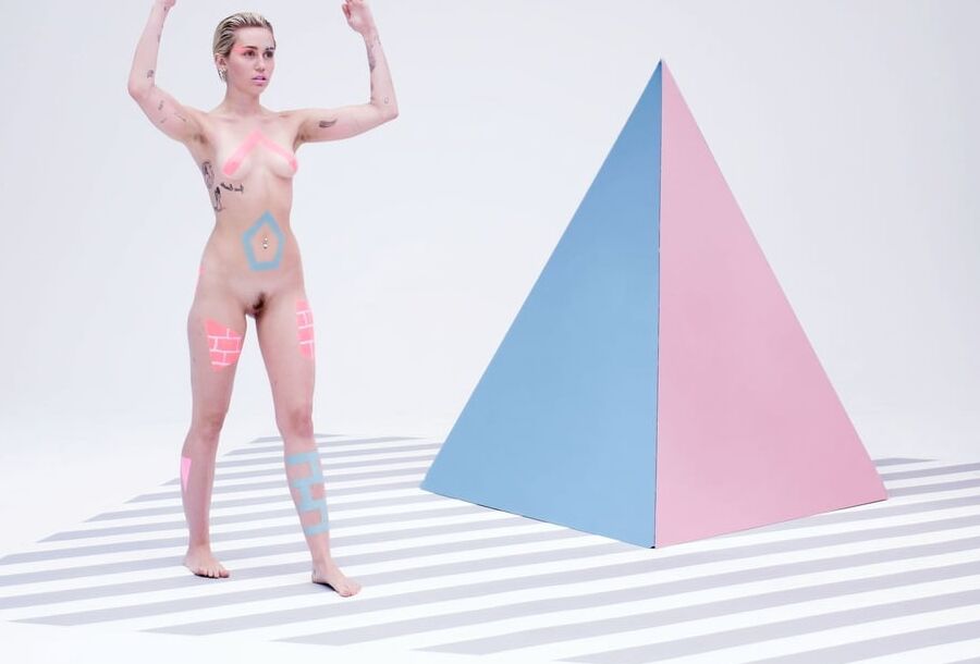 Miley Cyrus nude gallary