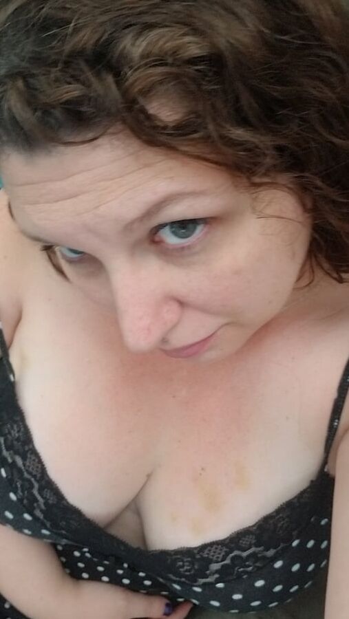 Playtime teasing bored housewife milf