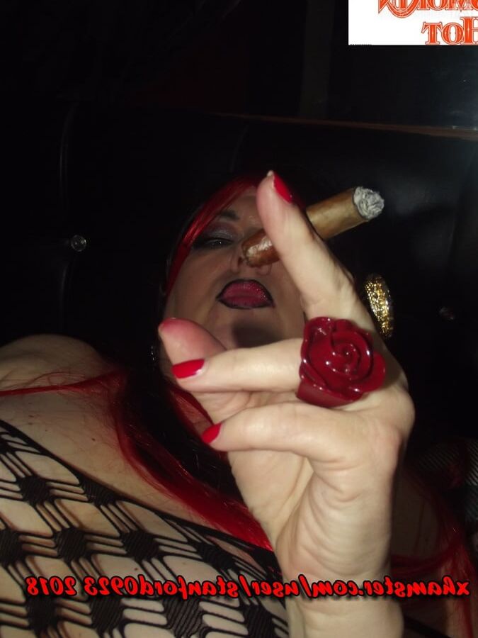 SMOKING HOT SLUT 2018