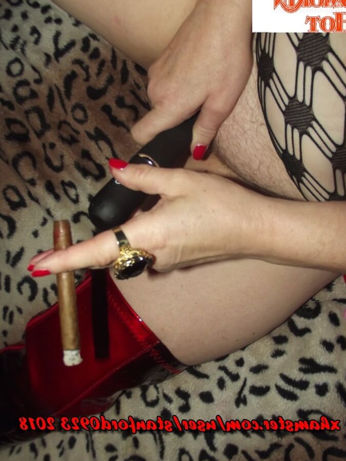 SMOKING HOT SLUT 2018