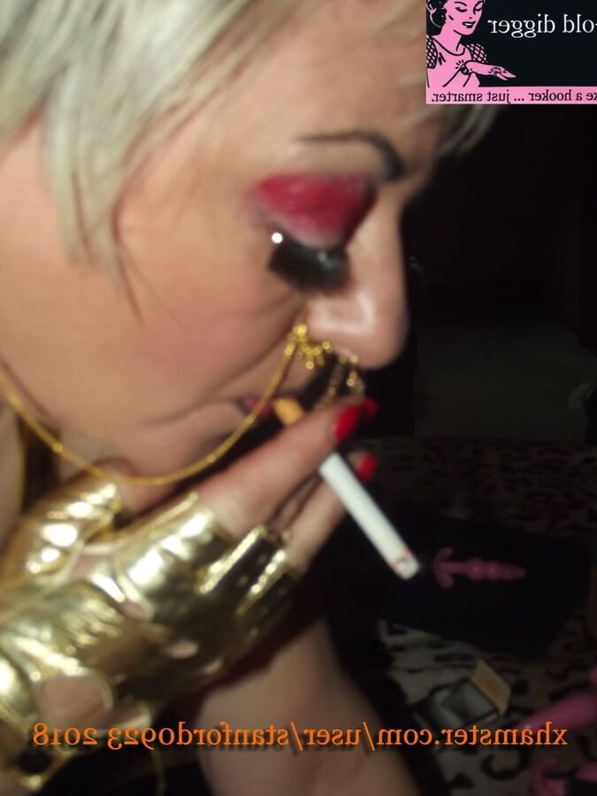 GOLD DIGGING SLUT 2018