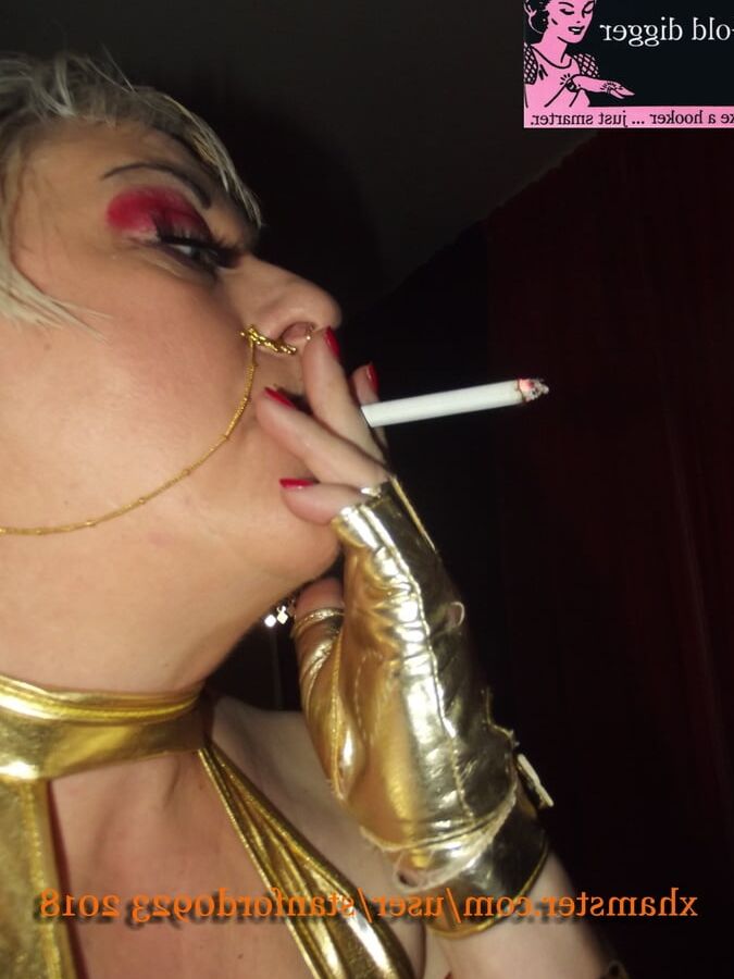 GOLD DIGGING SLUT 2018