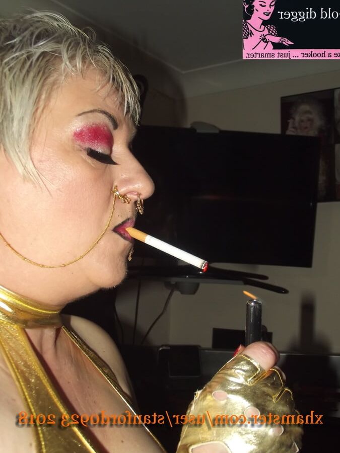 GOLD DIGGING SLUT 2018