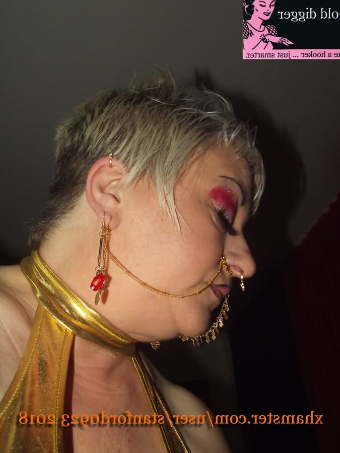 GOLD DIGGING SLUT 2018