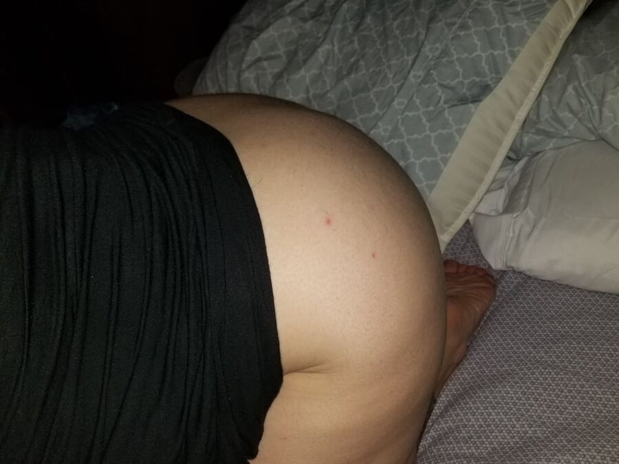Sexy BBW Shows off her Assets