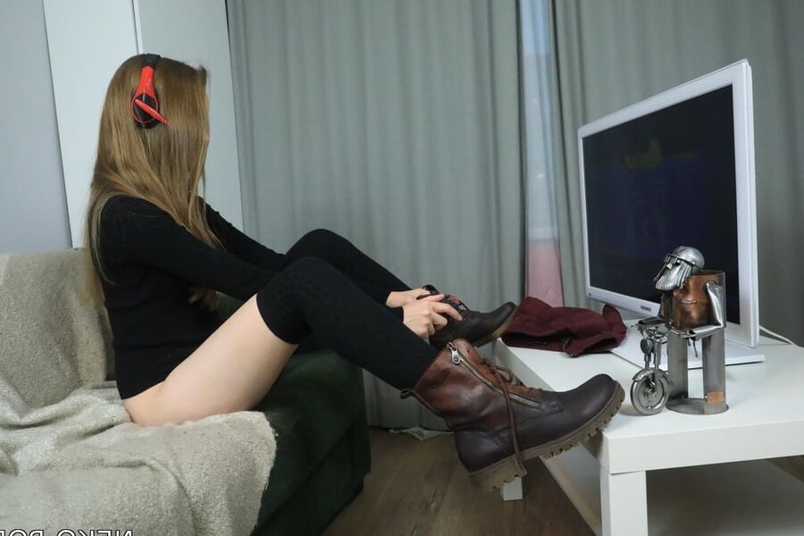 Gamer teen Adela - Geek Nerd porn
