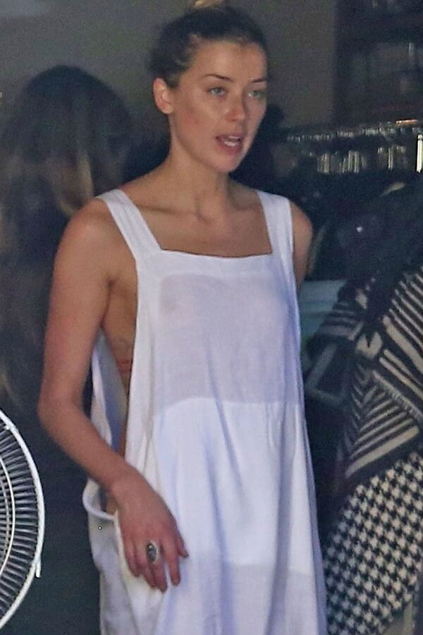 Amber Heard paparazzi tits shots