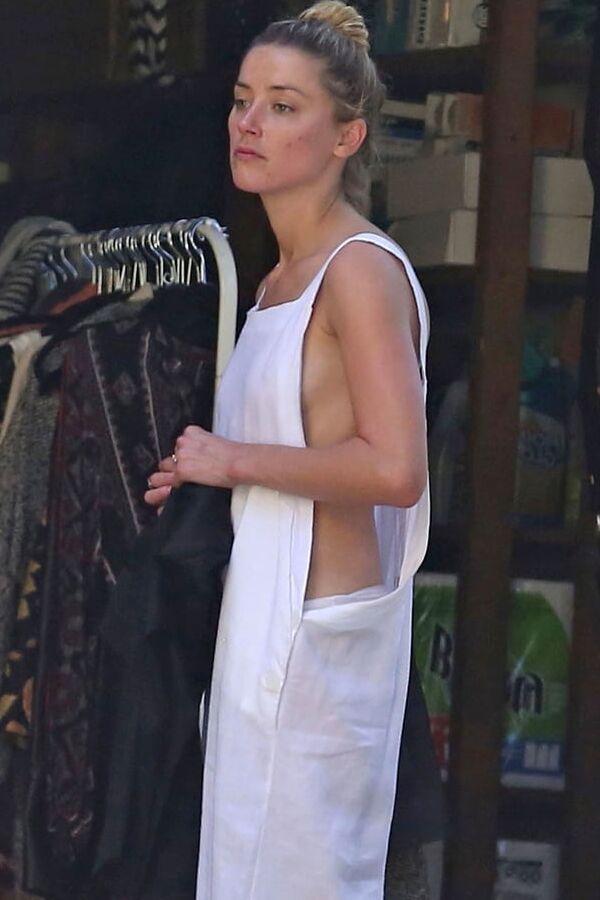 Amber Heard paparazzi tits shots