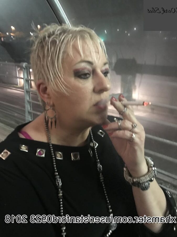 SLUT LOOKING FOR WORK