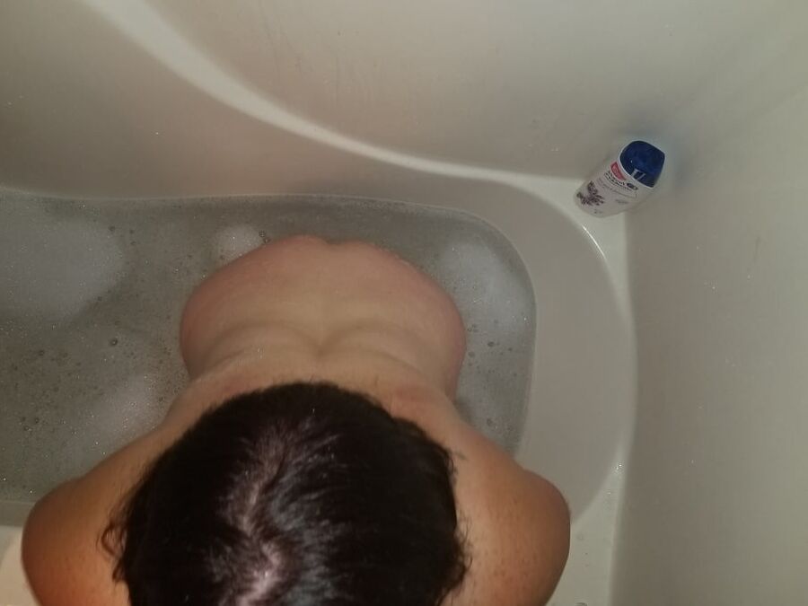 Sexy BBW Bath Time