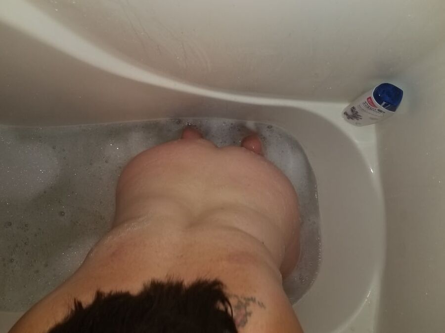 Sexy BBW Bath Time