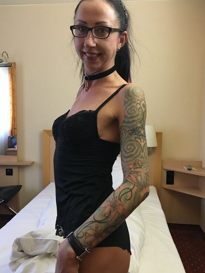 German Skinny MILF Stella Star
