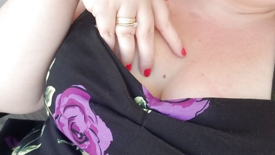 Little Morning Photo Shoot - Just your average housewife