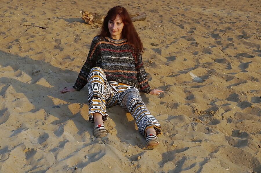 On the Sand (ShopAkira pants)