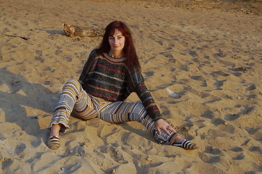 On the Sand (ShopAkira pants)