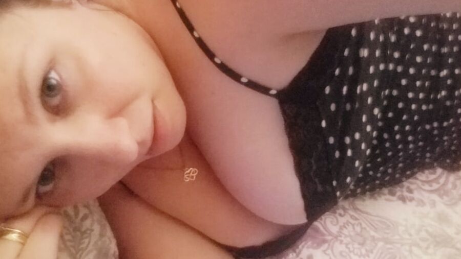 Weekly roundup - housewife milf