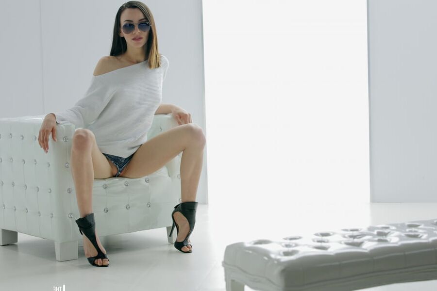 THE WHITE BOXXX - HOT european lesbian porn