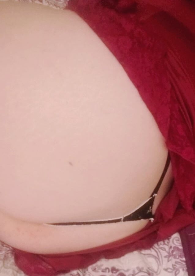 New panites, new nightie, new haircut ... milf housewife