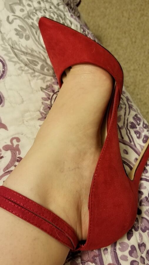 New panites, new nightie, new haircut ... milf housewife