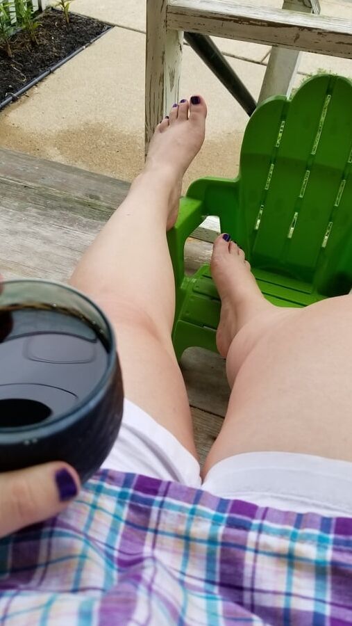 Frisky housewife mild teasing phots from the last few days..