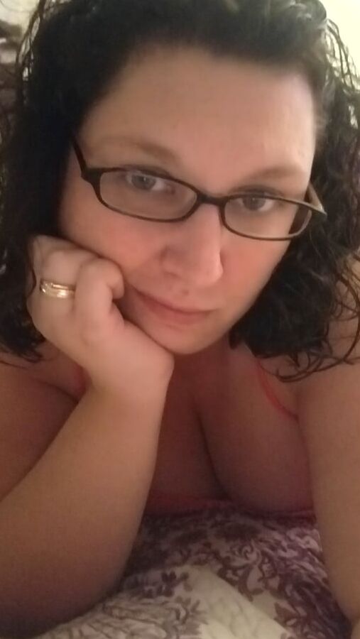 Frisky housewife mild teasing phots from the last few days..