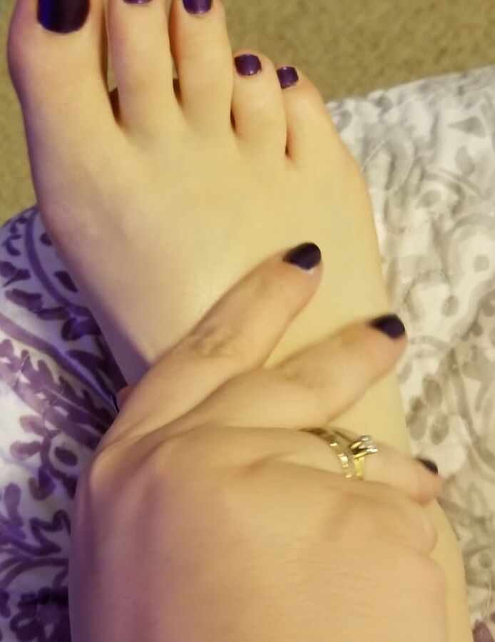 Frisky housewife mild teasing phots from the last few days..