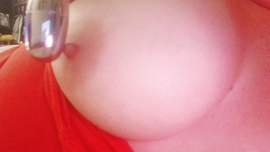 Pearls and a touch of lace... dainty as ever housewife Milf