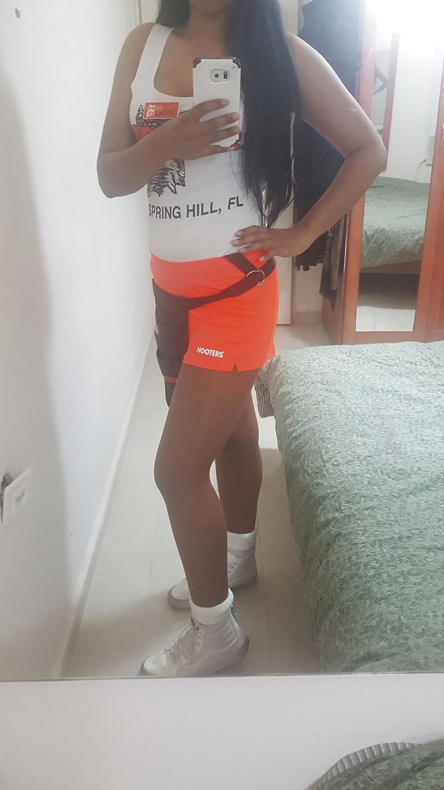 Hooters Girl